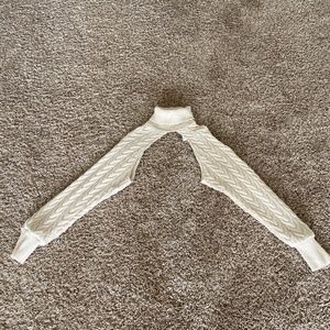 Turtle neck half sweater